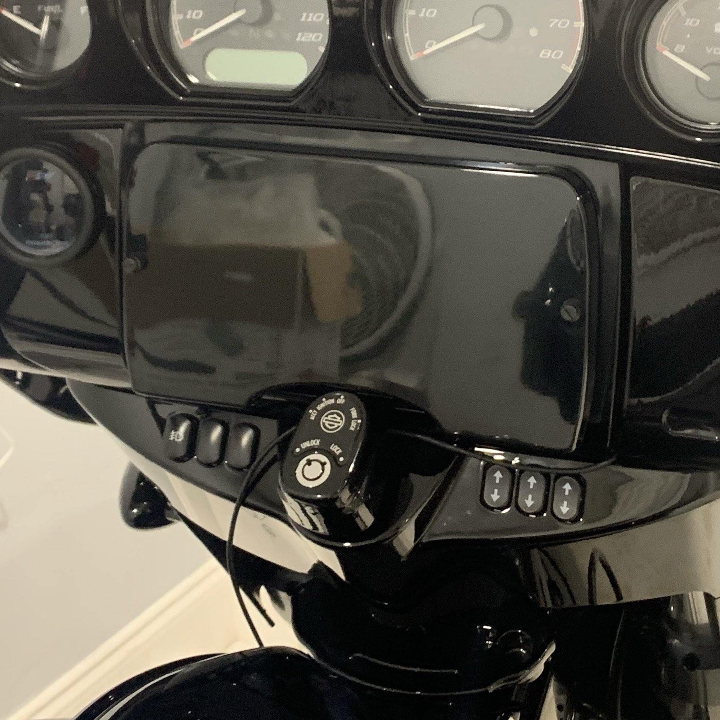Speed Rings Radio Installation Parts Roadie Splash Covers for Harley Davidson