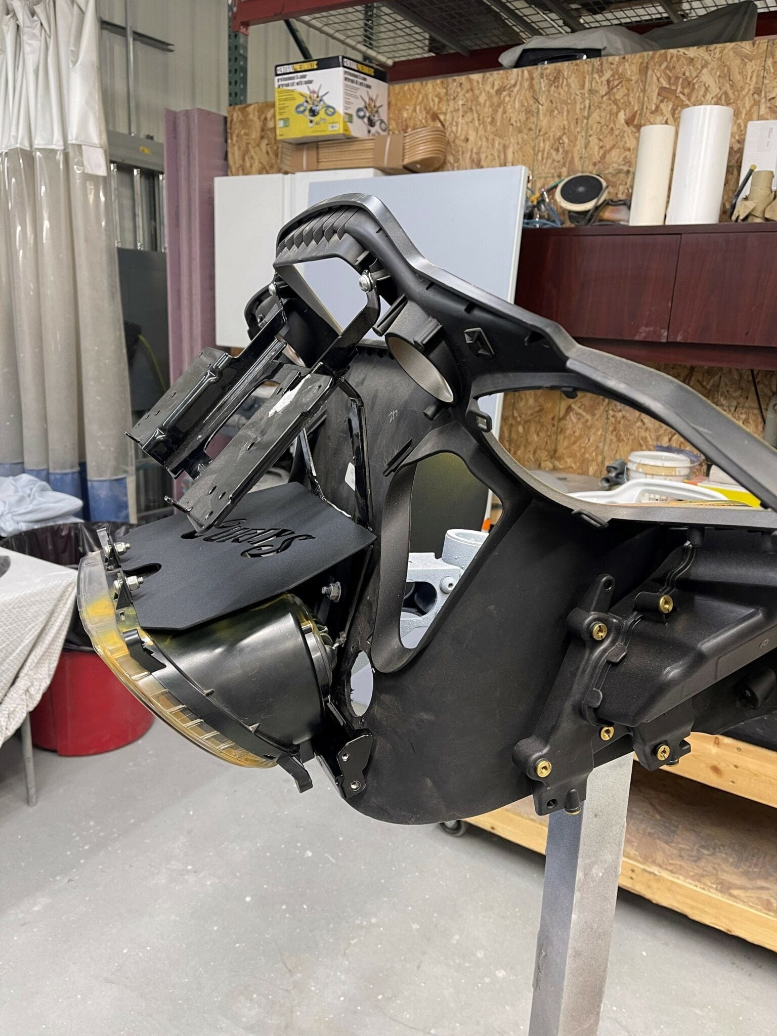 Curly's Inc Amp Installation Products Curly's Amp Rack 15-up Road Glide Custom