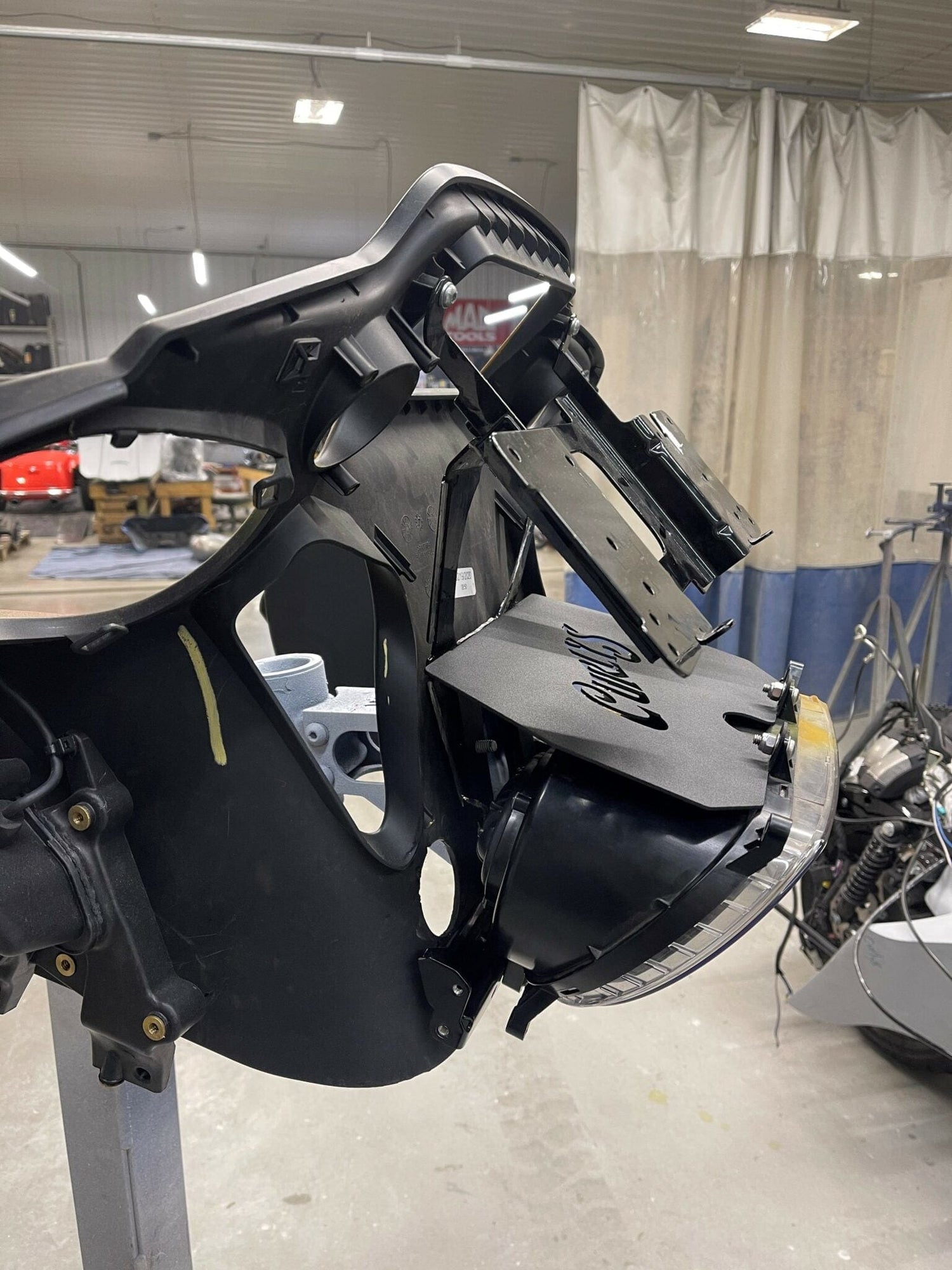 Curly's Inc Amp Installation Products Curly's Amp Rack 15-up Road Glide Custom